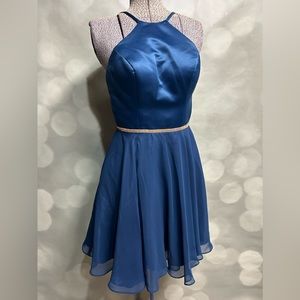 Faviana size 0 Blue Halter Dress with rhinestone waist‎